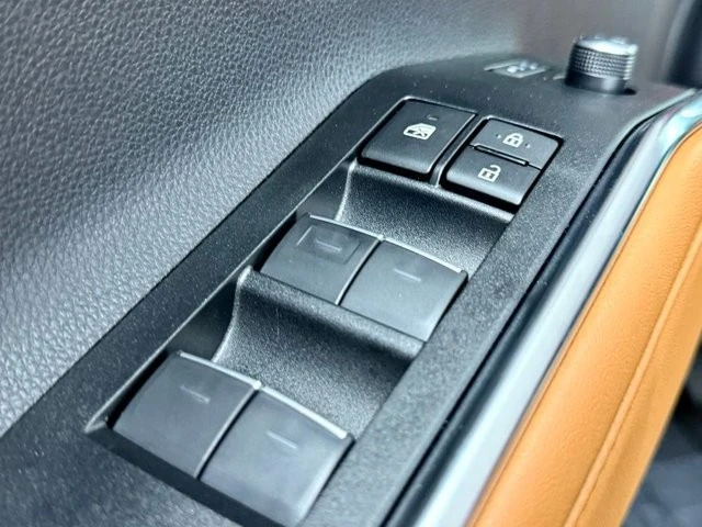 2026 Toyota Highlander - Image 18 of 21