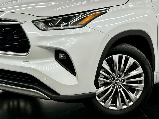 2026 Toyota Highlander - Image 4 of 21