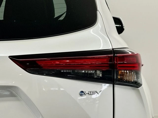 2026 Toyota Highlander - Image 12 of 21