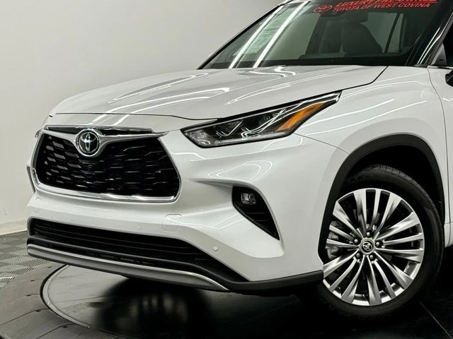 2026 Toyota Highlander - Image 3 of 21