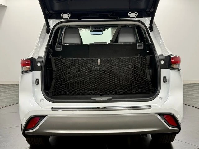 2026 Toyota Highlander - Image 13 of 21