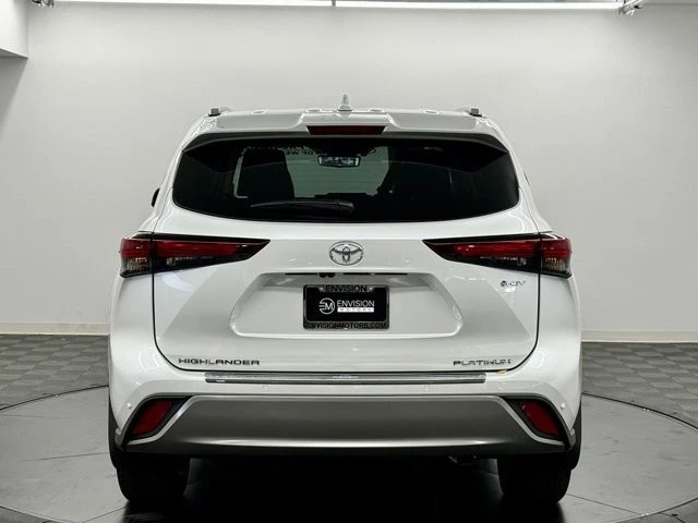 2026 Toyota Highlander - Image 9 of 21