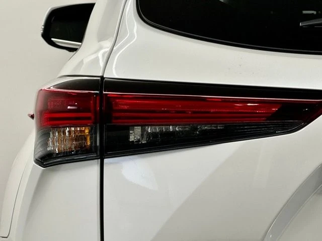 2026 Toyota Highlander - Image 11 of 21