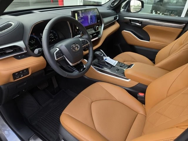 2026 Toyota Highlander - Image 7 of 12