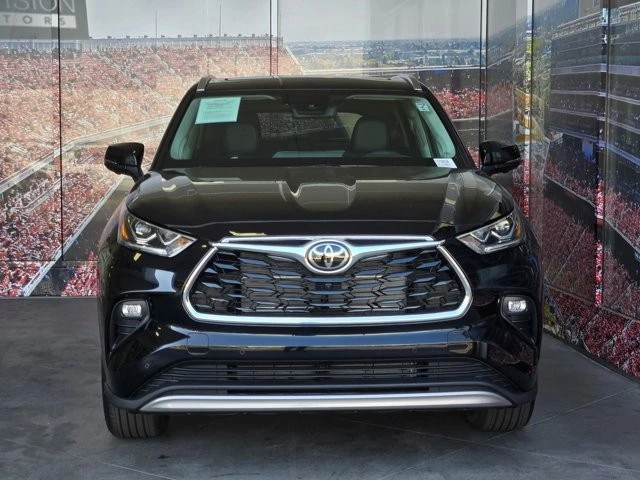 2026 Toyota Highlander - Image 3 of 29