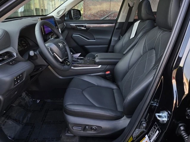 2026 Toyota Highlander - Image 18 of 29