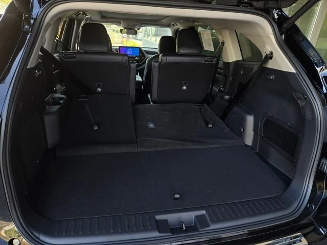 2026 Toyota Highlander - Image 27 of 29