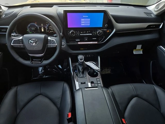 2026 Toyota Highlander - Image 15 of 29
