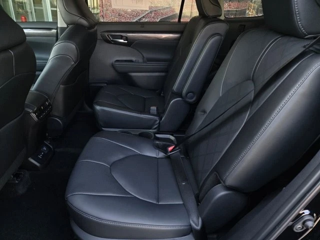 2026 Toyota Highlander - Image 12 of 29