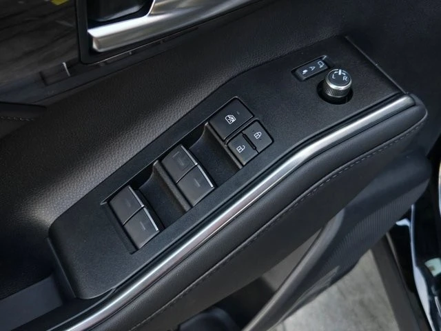 2026 Toyota Highlander - Image 10 of 29