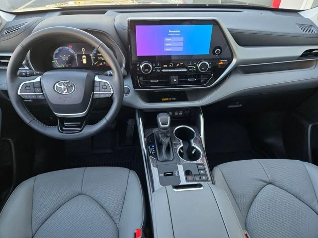 2026 Toyota Highlander - Image 10 of 12
