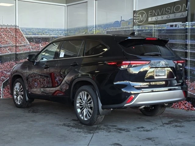 2026 Toyota Highlander - Image 5 of 12