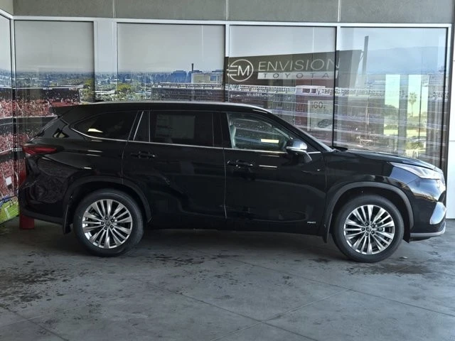 2026 Toyota Highlander - Image 3 of 12