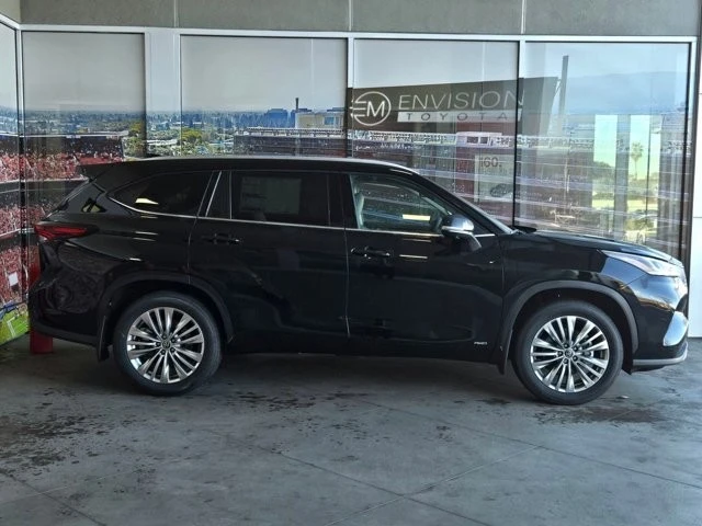 2026 Toyota Highlander - Image 3 of 12