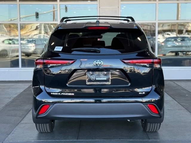 2026 Toyota Highlander - Image 10 of 12