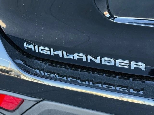 2026 Toyota Highlander - Image 12 of 12