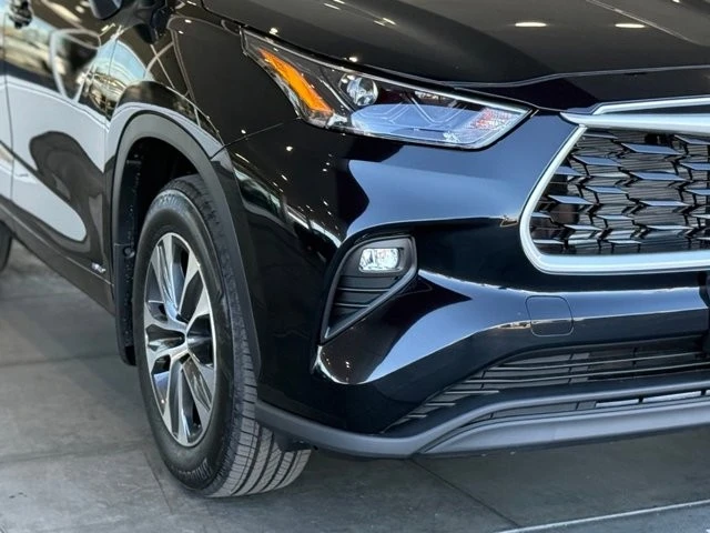 2026 Toyota Highlander - Image 8 of 12
