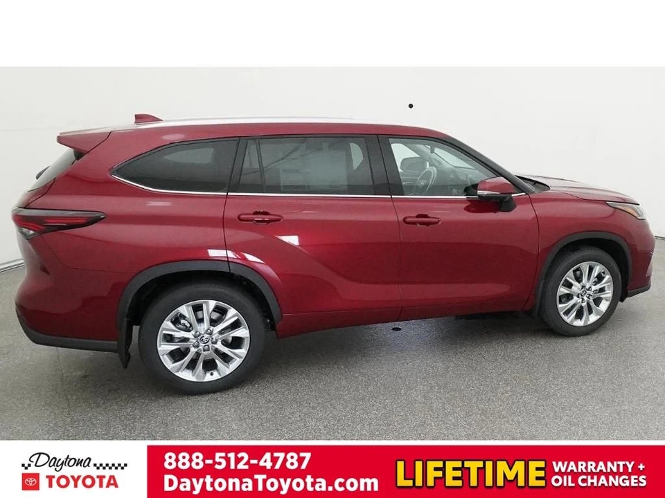 2026 Toyota Highlander - Image 10 of 12