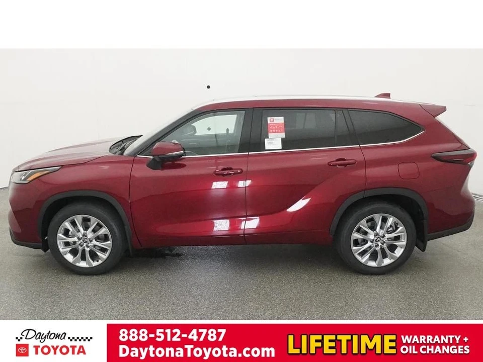 2026 Toyota Highlander - Image 3 of 12