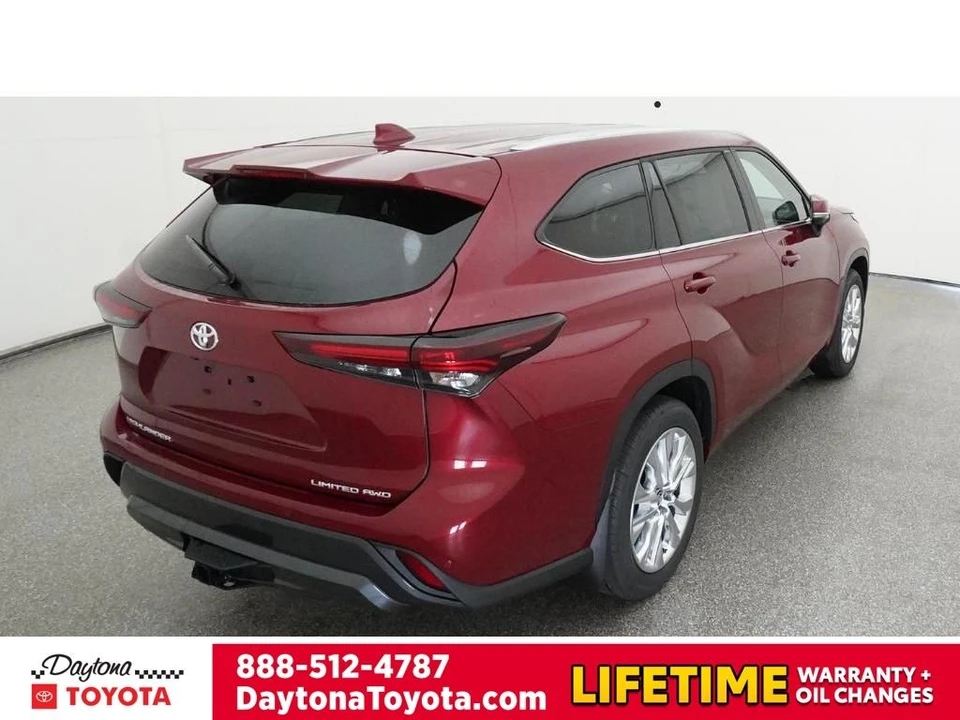 2026 Toyota Highlander - Image 8 of 12