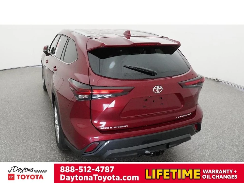 2026 Toyota Highlander - Image 6 of 12