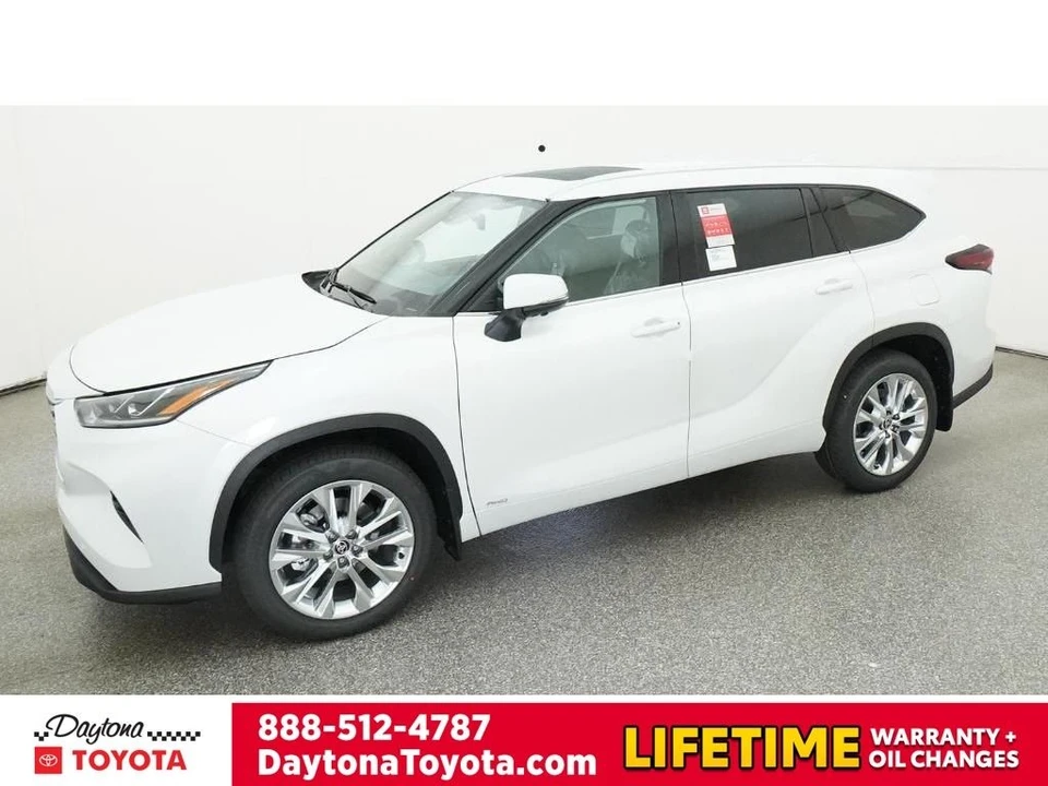2026 Toyota Highlander - Image 2 of 12
