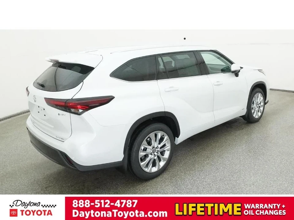 2026 Toyota Highlander - Image 9 of 12