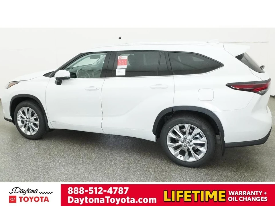 2026 Toyota Highlander - Image 4 of 12