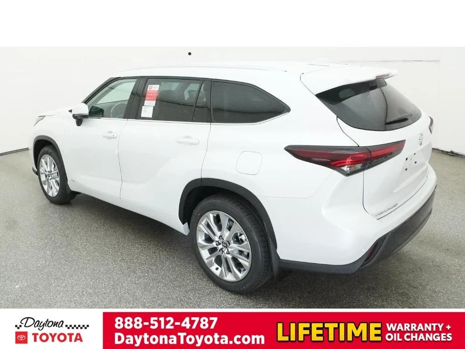 2026 Toyota Highlander - Image 5 of 12