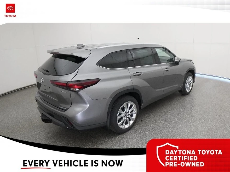 2026 Toyota Highlander - Image 9 of 12