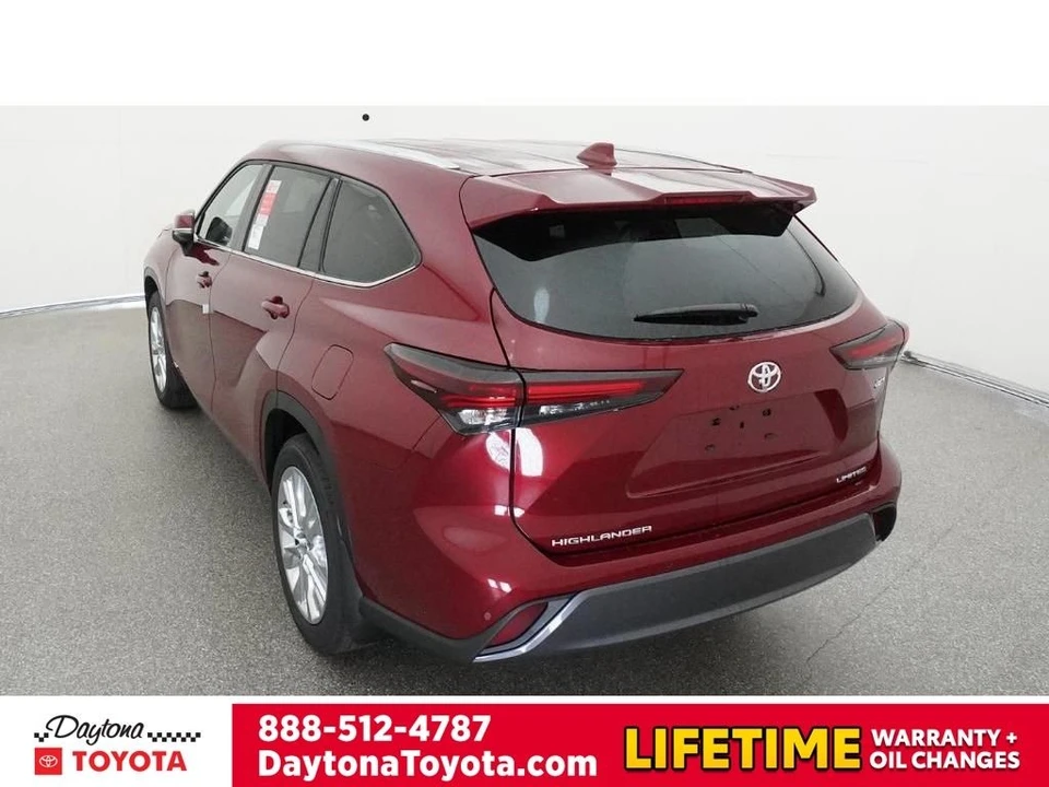 2026 Toyota Highlander - Image 6 of 12
