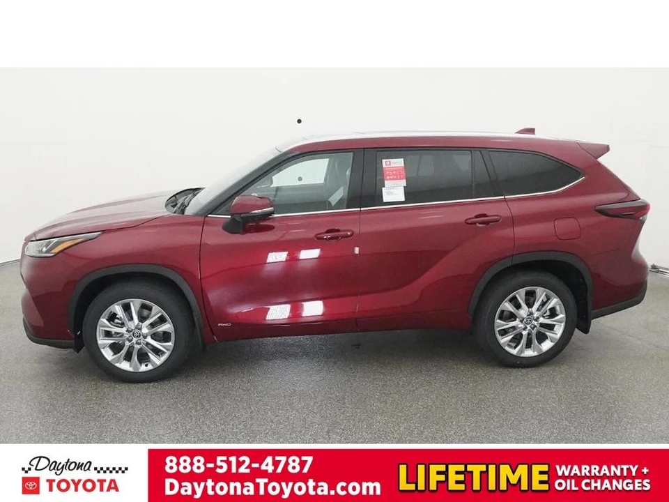 2026 Toyota Highlander - Image 3 of 12