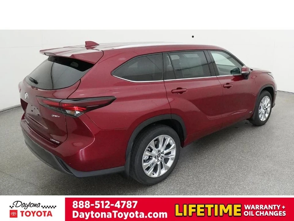 2026 Toyota Highlander - Image 9 of 12