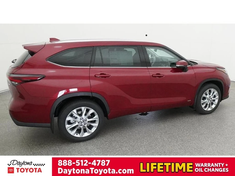 2026 Toyota Highlander - Image 10 of 12