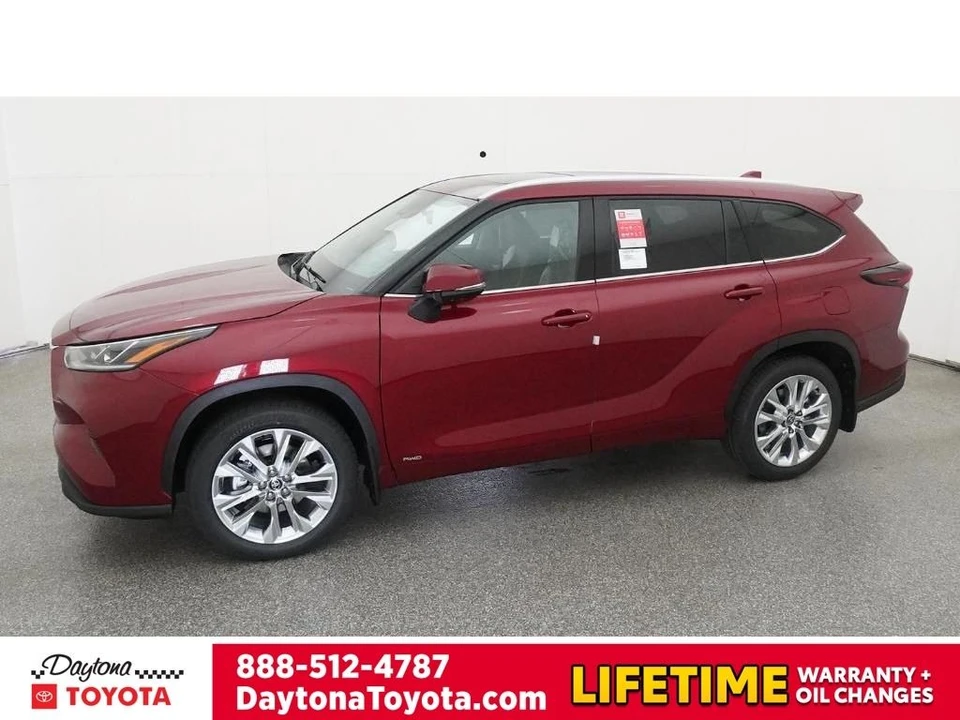 2026 Toyota Highlander - Image 2 of 12