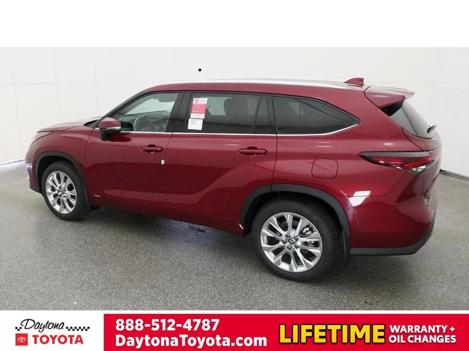 2026 Toyota Highlander - Image 4 of 12