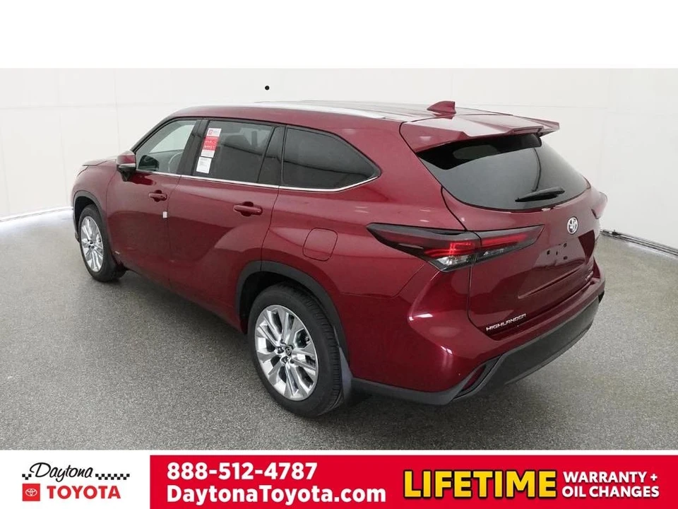 2026 Toyota Highlander - Image 5 of 12