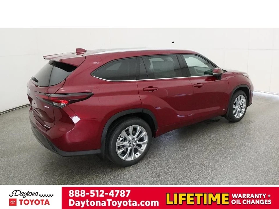 2026 Toyota Highlander - Image 9 of 12