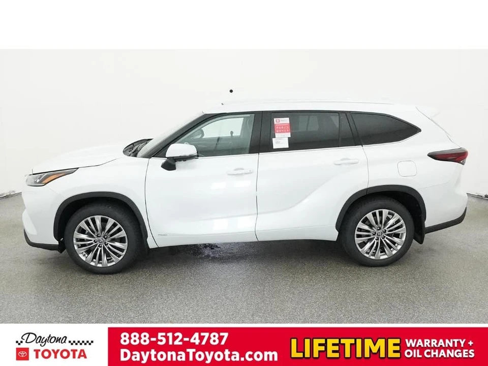 2026 Toyota Highlander - Image 3 of 12