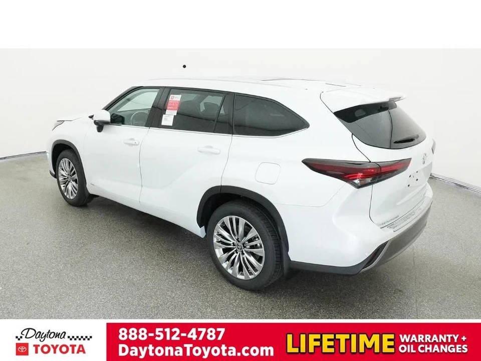 2026 Toyota Highlander - Image 5 of 12