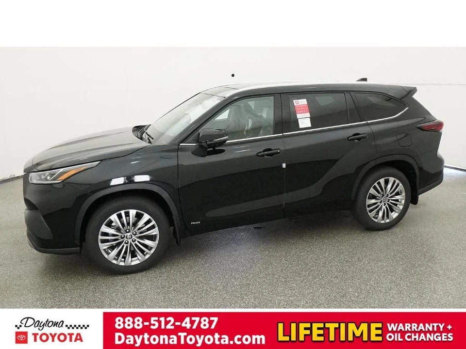 2026 Toyota Highlander - Image 2 of 12