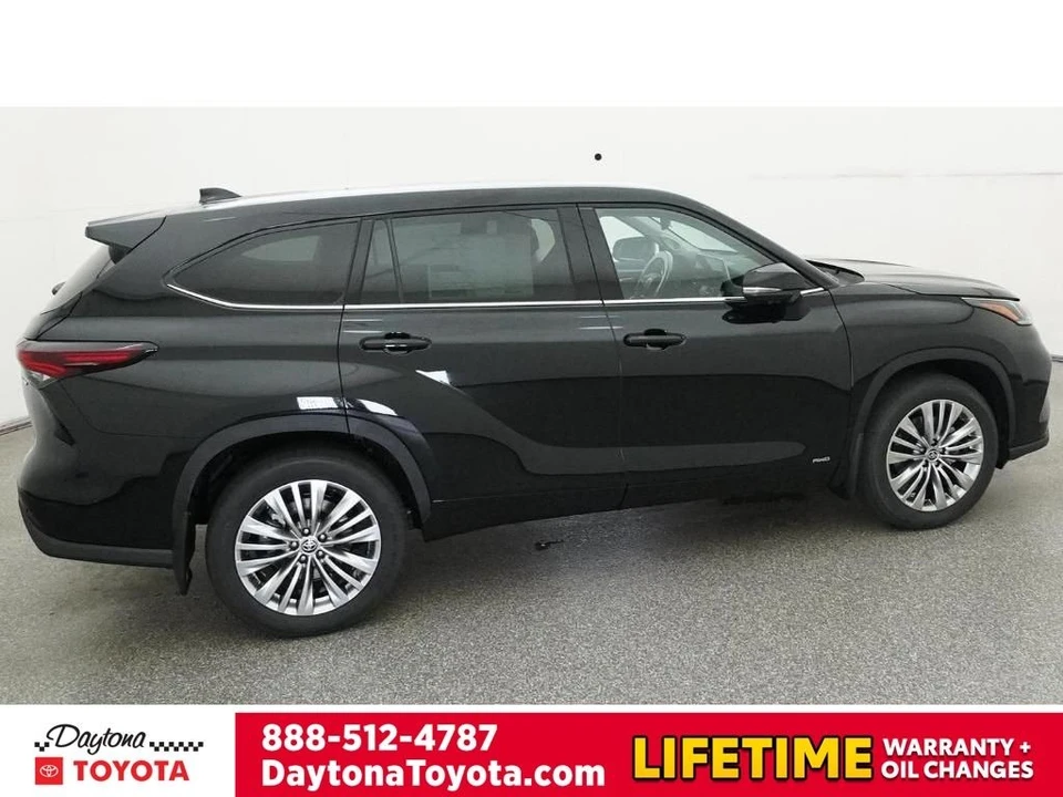 2026 Toyota Highlander - Image 10 of 12