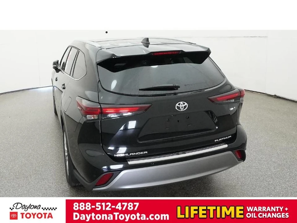 2026 Toyota Highlander - Image 6 of 12
