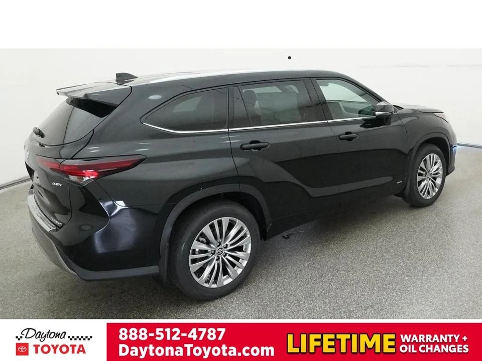 2026 Toyota Highlander - Image 9 of 12
