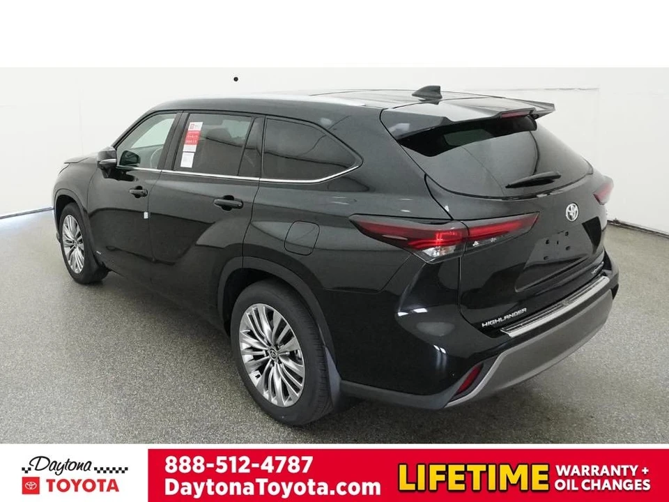 2026 Toyota Highlander - Image 5 of 12