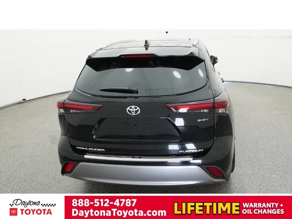 2026 Toyota Highlander - Image 7 of 12