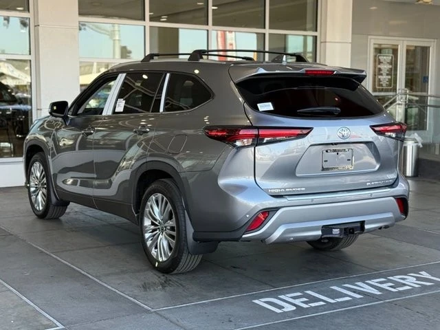 2026 Toyota Highlander - Image 9 of 12
