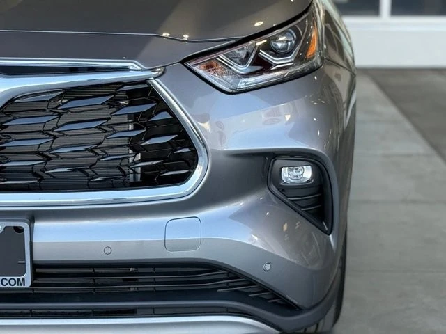 2026 Toyota Highlander - Image 5 of 12