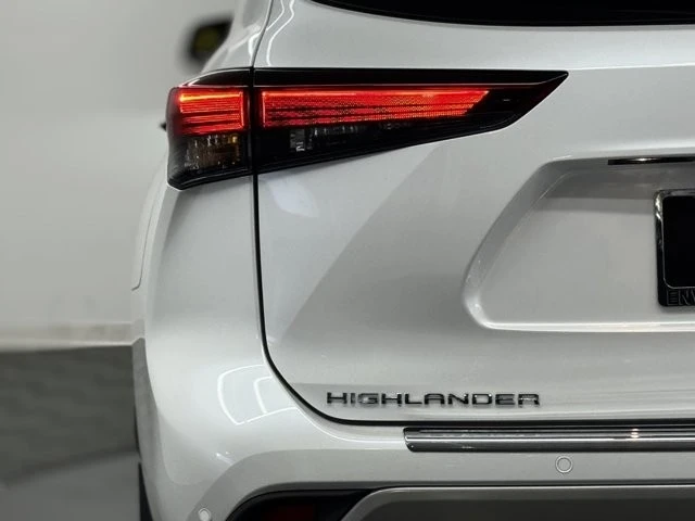 2026 Toyota Highlander - Image 11 of 12
