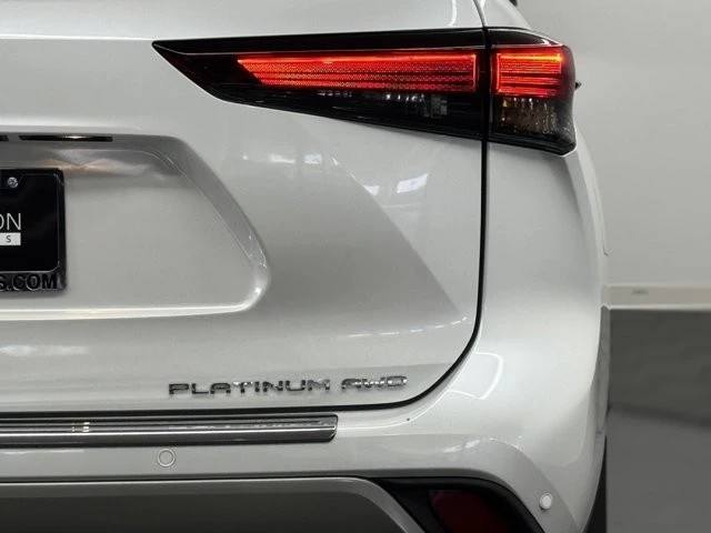 2026 Toyota Highlander - Image 12 of 12
